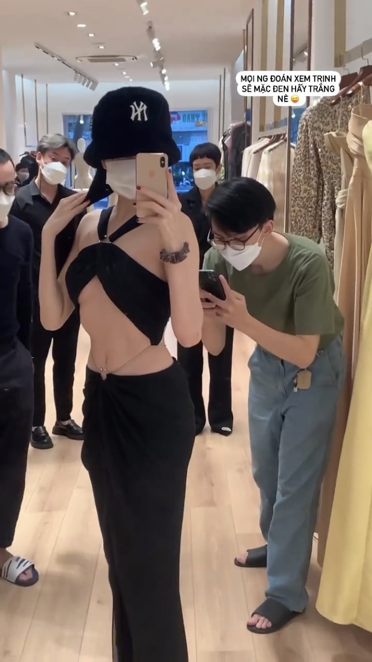Ngọc Trinh khoe khung ảnh thử đồ nhưng lại bị mất điểm bởi 1 outfit