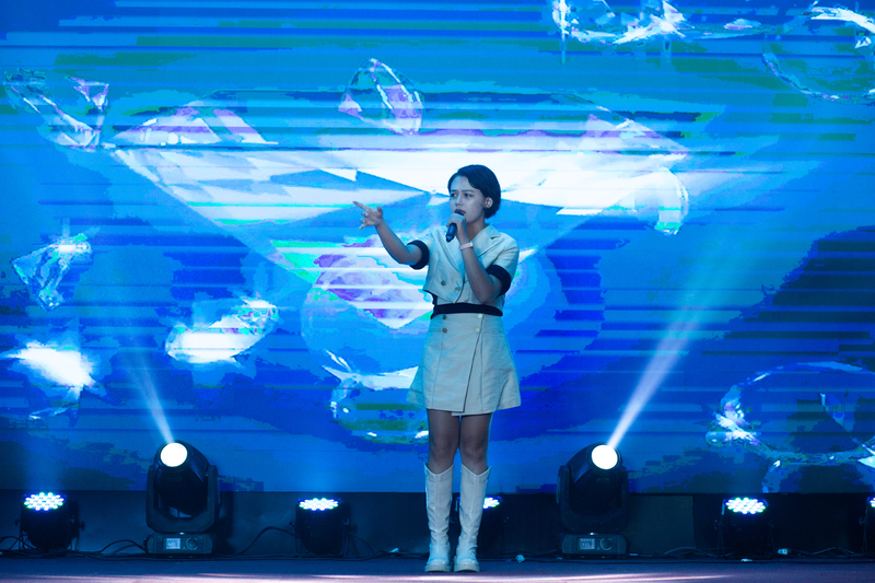 Quỳnh Trang tự tin thể hiện tài năng của mình trên sân khấu Sing Now 2022