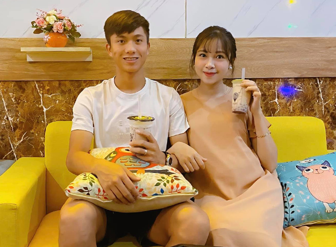 Nóng: Vợ Phan Văn Đức hạ sinh con trai, tuyển thủ phải xa nhà ngay ngày vợ đi sinh