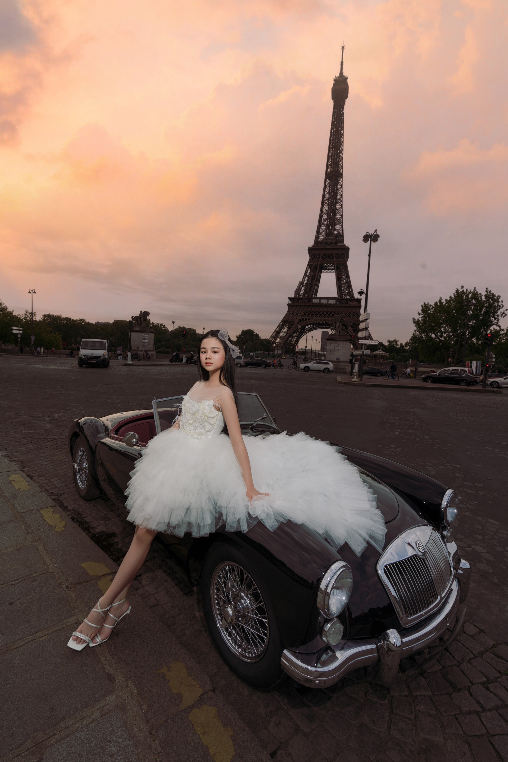 Teen model Maika Ngọc Khánh tung bộ ảnh mới tại nước Pháp xinh đẹp