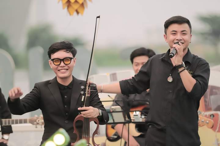 le-nam-dinh-nghe-si-violin-tu-hoc-va-hanh-trinh-dam-me