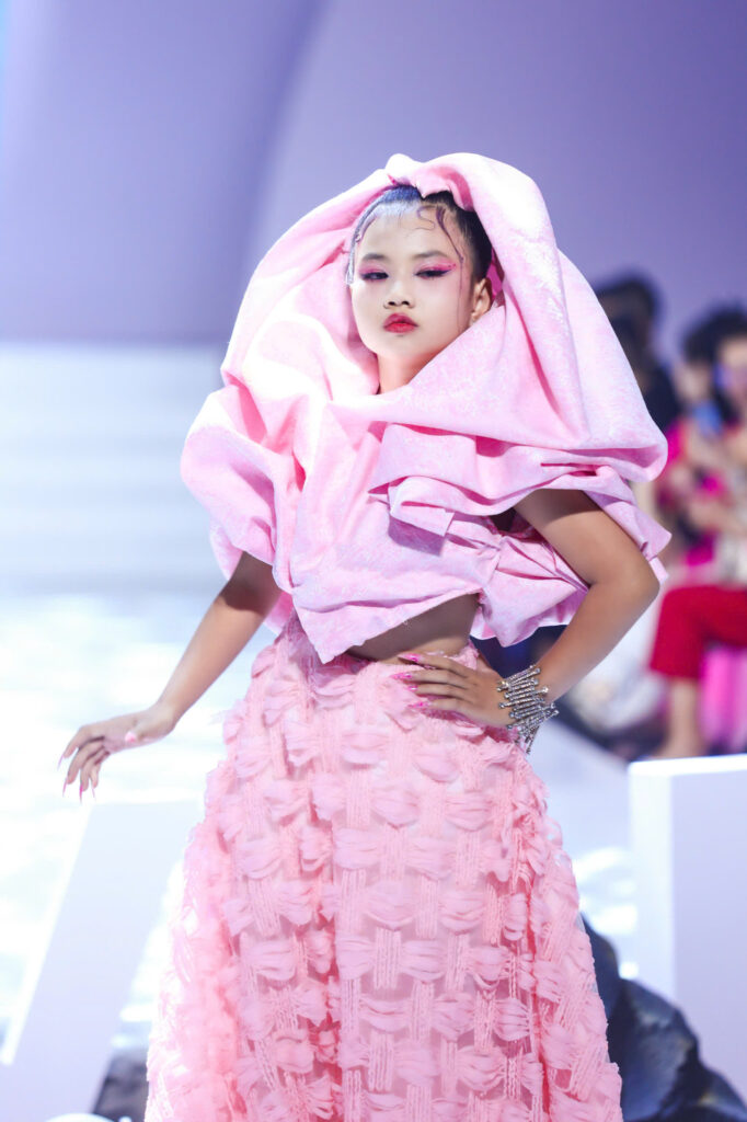 thuong-hieu-diorion-by-phuoc-dio-va-duong-ho-trinh-lang-bo-suu-tap-icy-pinky