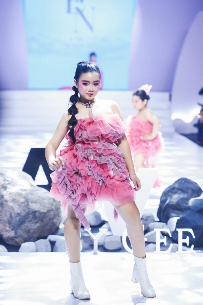 thuong-hieu-diorion-by-phuoc-dio-va-duong-ho-trinh-lang-bo-suu-tap-icy-pinky